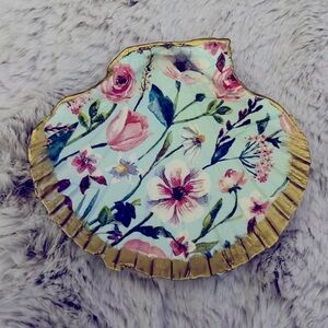 Hand made Decoupage and painted Seashell